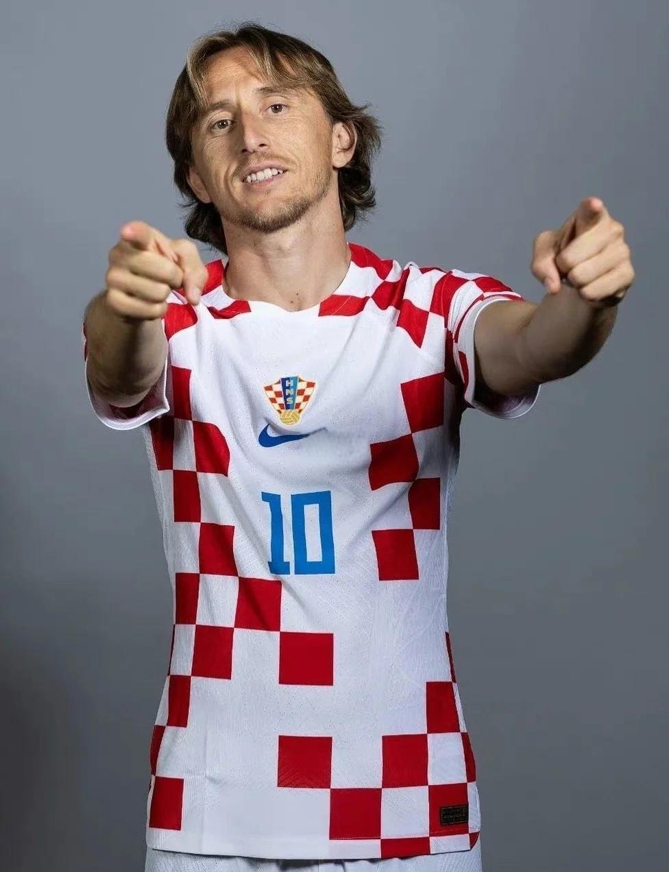 不止于“皮肤”：当非遗剪纸成为益世界《这城有良田》城池生长的“肌理”